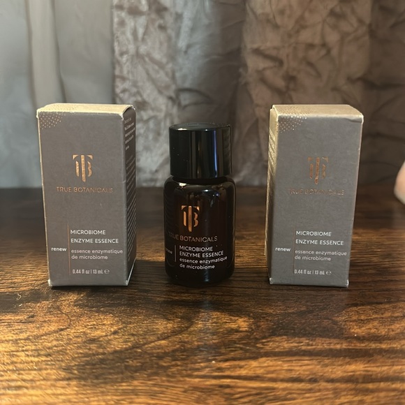 True botanicals microbiome enzyme essence - Picture 2 of 3
